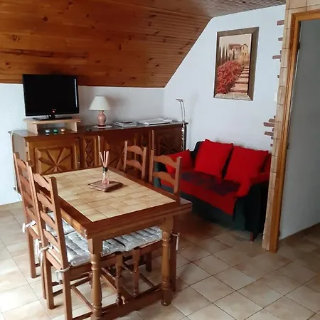 Сasa de vacaciones Petite Maison De Montagne Avec Jardin *
