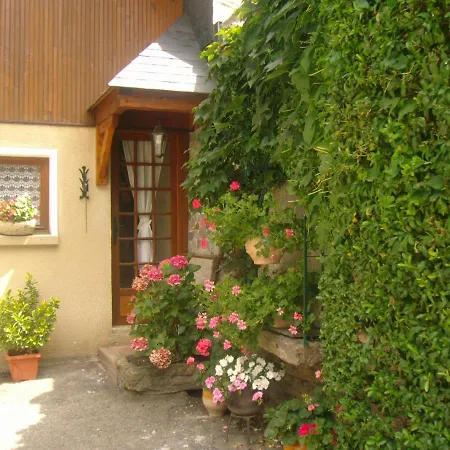 Сasa de vacaciones Petite Maison De Montagne Avec Jardin *
