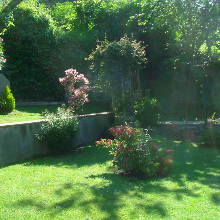 Сasa de vacaciones Petite Maison De Montagne Avec Jardin